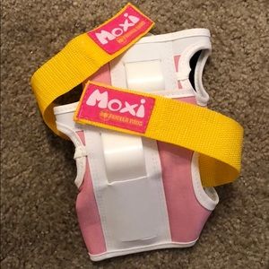 NWOT Moxi wrist guards